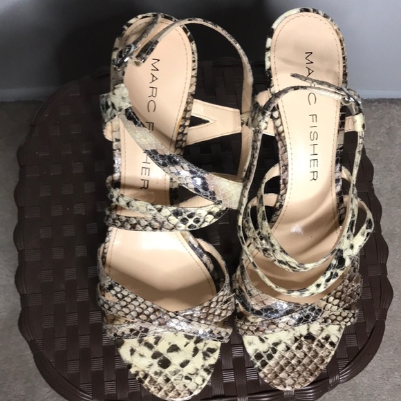 Shoes - Picture 1 of 4